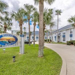 Kiawah Bay 107 - 2 Bedroom 2 Bath Steps To The River And Ocean!