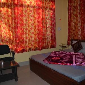 Goroomgo Nice One Palace Srinagar