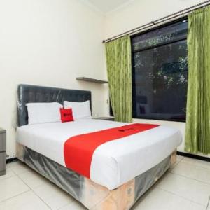 RedDoorz Plus @ Grace Residence Surabaya