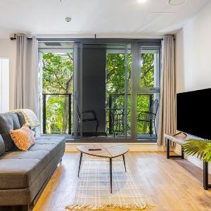 Auckland City Charm - 2BR Haven by Zodiak Stays