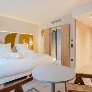 Yuna Porte-Maillot - ApartHotel