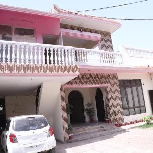 Hotel Sareena Residence
