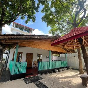 Aara Holiday Home