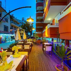 Twin Apart Hotel
