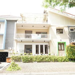 OYO 92863 Hotel Blessing