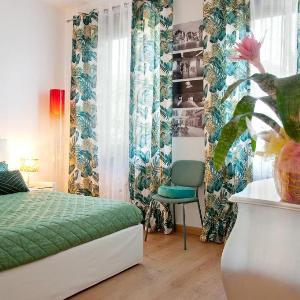 ARENA D'INTORNO LUXURY e SUITES