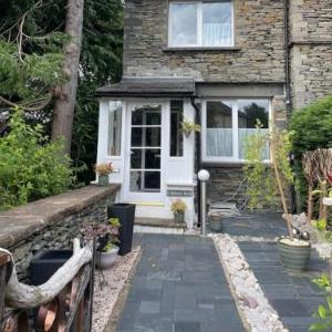 Sunny Brae dog friendly Windermere Cottage