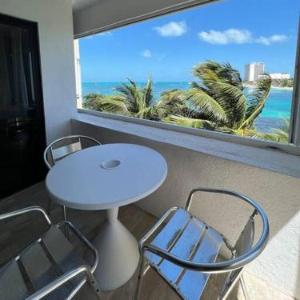 Amazing ocean front. 418