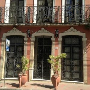 Solar do Carmo Suites & Apartments