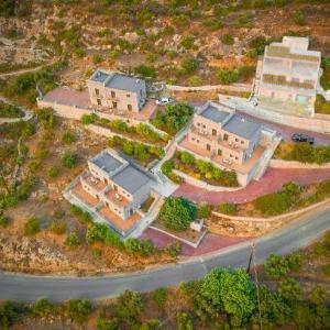 Onar Mani Suites