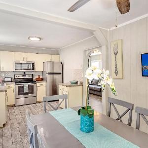 Arlington Bungalows-Sarasota 10 min to Siesta Key