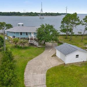 Bayview Private dock for your boat Dolphin Watch