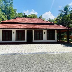 RED ROSE HOLIDAY HOUSE