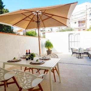 Camelot Apartment by Hello Homes Sitges