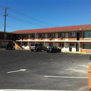 Hotels near Clock-Out Lounge Seattle - La Hacienda Motel