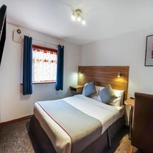 Queen's Theatre Hornchurch Hotels - Arinza Hotel