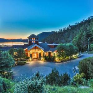 Hotels near Mary Winspear Centre - Poets Cove Resort & Spa