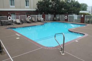 Holiday Inn Express Hotel & Suites Starkville, Starkville