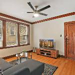 Warm & Inviting 2BR Apartment - Fullerton 1B
