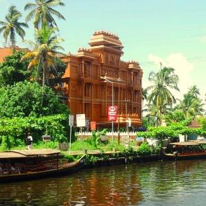 Haveli Backwater Resort