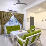 De Qasturee KLIA@Kota Warisanhome next to airport Kuala Lumpur