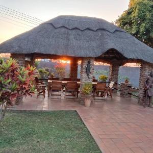 Zambezi Family Lodge - Buffalo Room