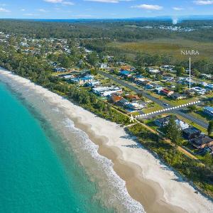 Niara - renovated 4BR Vincentia beach house