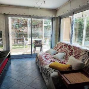 appartement rez de jardin 6 personnes cagnes sur mer 06 piscine et tennis
