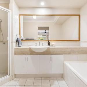 Breather - Pet-Friendly Yamba Escape Just Minutes from Pippi Beach - Holiday Yamba