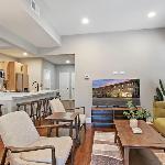 3BR Spacious Apartment with In-Unit Laundry - Kedzie 3F