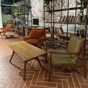 HOTEL SHOSHANA