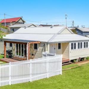 Lime Tree Cottage - Pet Friendly Paradise in the Heart of Yamba - Holiday Yamba
