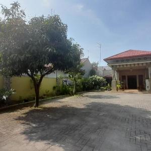 OYO 93003 B32 Homestay