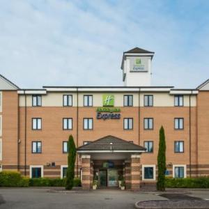 Hotels near Civic Hall Grays - Holiday Inn Express London - Dartford