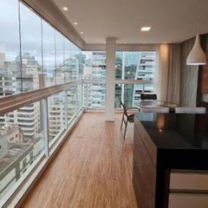 Spacious 3 Suite Apartment with BBQ and 2 Parking Spaces in Meia Praia Itapema