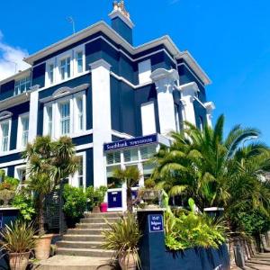The Southbank Torquay by the sea