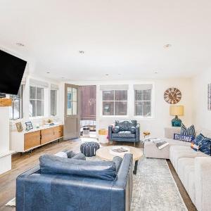 330 W Pacific B townhouse