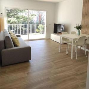 Apartamento Reformado con Aparcamiento. Playa 5min a pie.
