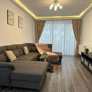 Luxury Apartments near Coresi Mall by GLAM - Parking Option