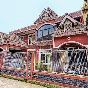 OYO Life 92546 Kost Merah Bojongsoang Syariah