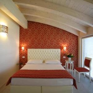 Nuova Opera Rooms & Apartments