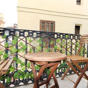 Apartamento reformado cerca de la Plaza Redonda