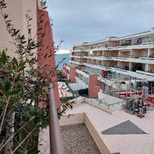 T2 sur zone pietonne a quelques pas des plages