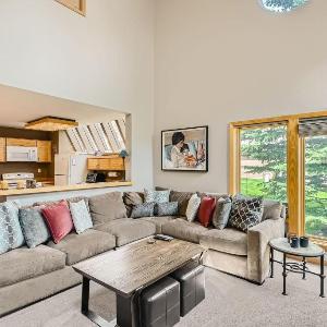 13 Liftside townhouse