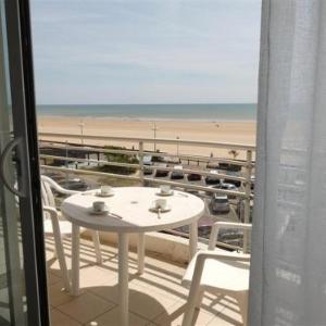 Appartement lumineux avec balcon face mer idéal jusqu'à 5 personnes - FR-1-323-298