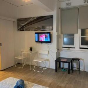 Your B&B steps into Oxford St