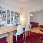 Neos Kosmos apartment by MPS Athens