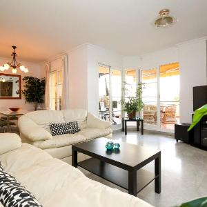 Duplex in Puerto Banus by Costarentals - Ref M40