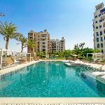 FAM Living - Serene 1BR Haven in Madinat Jumeirah Living 