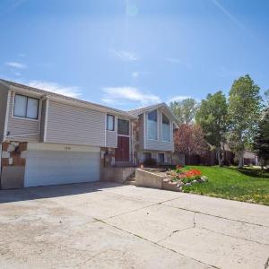 Family Stay | Mtn Views + Yard + Pets + Long Stays